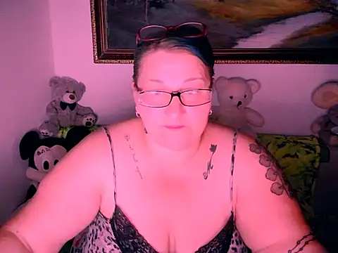 Snapshot of mayamayx chatting on 6, 10, 2025 mayamayx online show from 6, 10, 2025
