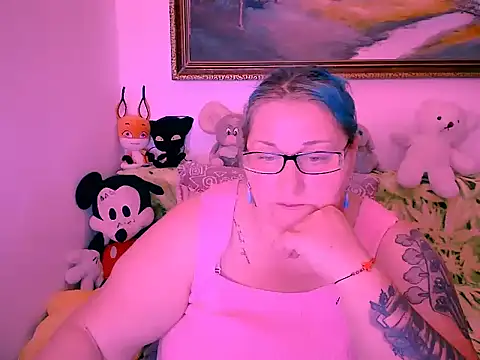 Snapshot of mayamayx chatting on 22, 10, 2025 mayamayx online show from 22, 10, 2025