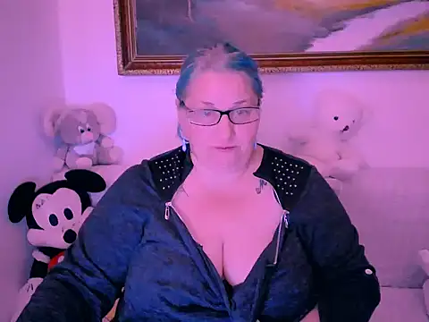 Snapshot of mayamayx chatting on 1, 11, 2025 mayamayx online show from 1, 11, 2025