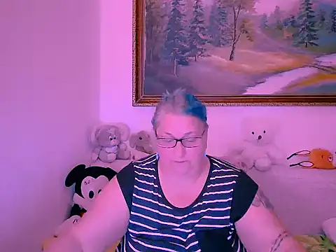 Snapshot of mayamayx chatting on 2, 11, 2025 mayamayx online show from 2, 11, 2025