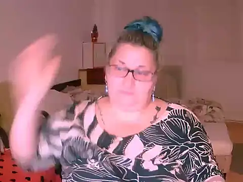 Snapshot of mayamayx chatting on 13, 12, 2025 mayamayx online show from 13, 12, 2025