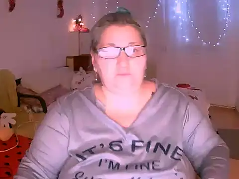 Snapshot of mayamayx chatting on 15, 12, 2025 mayamayx online show from 15, 12, 2025