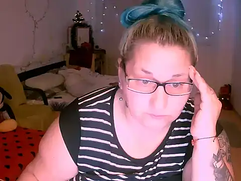 Snapshot of mayamayx chatting on 19, 12, 2025 mayamayx online show from 19, 12, 2025