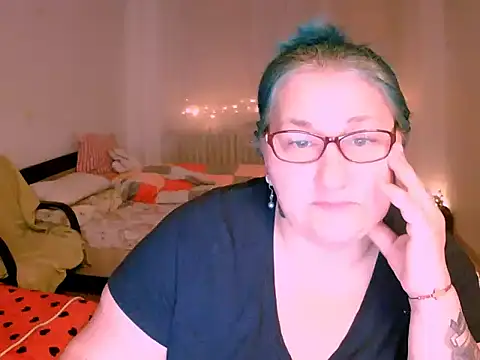 Snapshot of mayamayx chatting on 6, 1, 2026 mayamayx online show from 6, 1, 2026