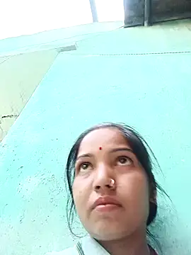 Snapshot of Bhuvi_Bedi chatting on 2, 2, 2025 Bhuvi Bedi online show from 2, 2, 2025