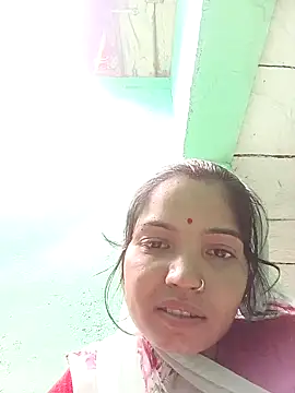 Snapshot of Bhuvi_Bedi chatting on 4, 2, 2025 Bhuvi Bedi online show from 4, 2, 2025