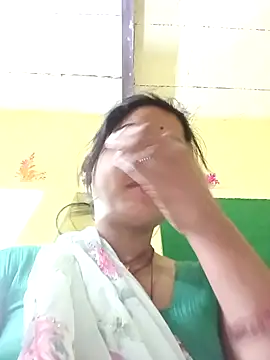 Snapshot of Bhuvi_Bedi chatting on 23, 2, 2025 Bhuvi Bedi online show from 23, 2, 2025