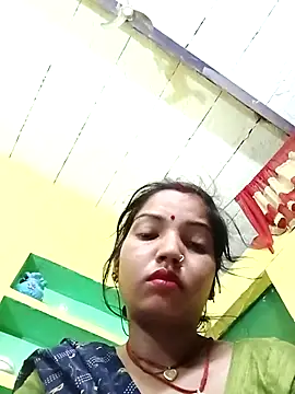 Snapshot of Bhuvi_Bedi chatting on 4, 3, 2025 Bhuvi Bedi online show from 4, 3, 2025