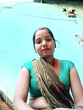 Snapshot of Bhuvi_Bedi chatting on 5, 3, 2025 Bhuvi Bedi online show from 5, 3, 2025