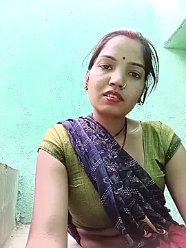 Snapshot of Bhuvi_Bedi chatting on 8, 3, 2025 Bhuvi Bedi online show from 8, 3, 2025