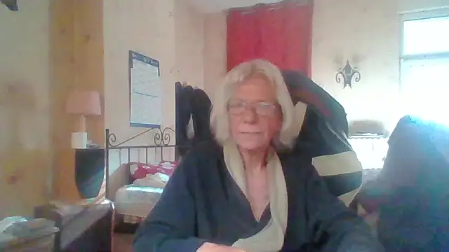 Snapshot of rosanetrav chatting on 28, 9, 2025 rosanetrav online show from 28, 9, 2025