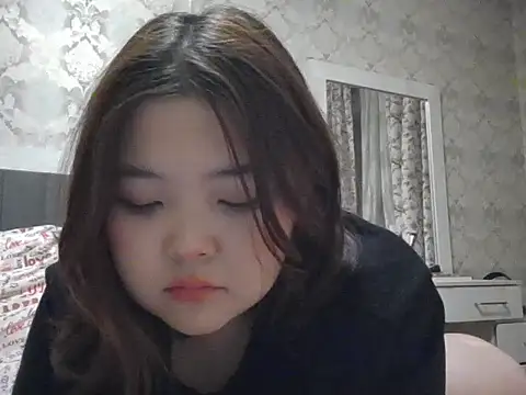 Snapshot of elysiann3 chatting on 2, 2, 2025 elysiann3 online show from 2, 2, 2025