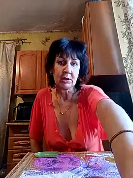 Snapshot of Laura_Kiss chatting on 2, 1, 2025 Laura Kiss online show from 2, 1, 2025