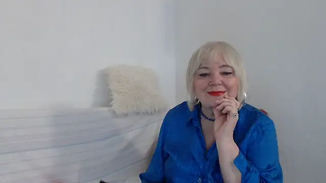 Snapshot of KisaMolis chatting on 8, 2, 2025 KisaMolis online show from 8, 2, 2025