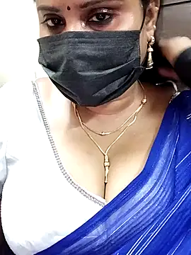 Queenflowerr online show from 29, 1, 2025