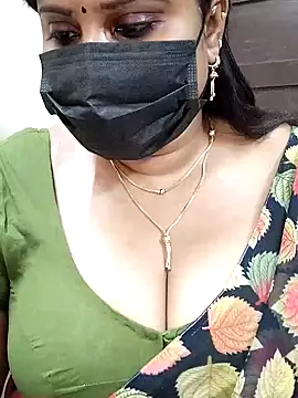 Queenflowerr online show from 10, 2, 2025