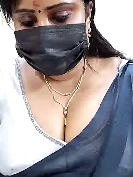 Queenflowerr online show from 10, 2, 2025