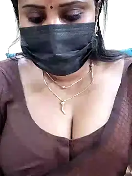 Queenflowerr online show from 11, 2, 2025