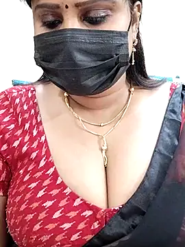 Queenflowerr online show from 4, 3, 2025