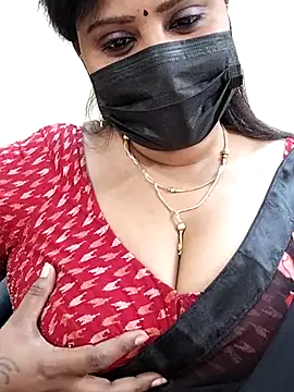Queenflowerr online show from 6, 3, 2025