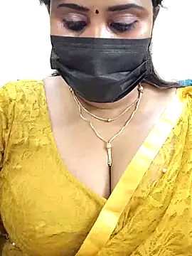 Queenflowerr online show from 10, 3, 2025