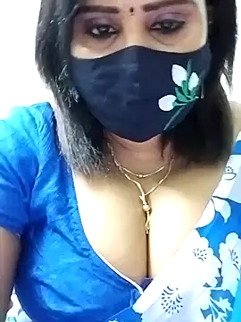 Queenflowerr online show from 10, 9, 2025