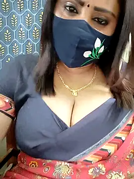 Snapshot of Queenflowerr chatting on 22, 4, 2026 Queenflowerr online show from 22, 4, 2026