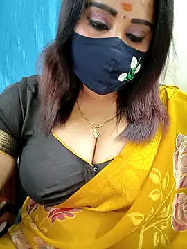 Snapshot of Queenflowerr chatting on 9, 5, 2026 Queenflowerr online show from 9, 5, 2026