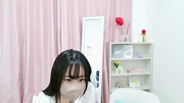 SOPHIA JP online show from 4, 3, 2025