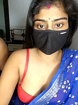 Snapshot of Love-N chatting on 13, 11, 2025 Love-N online show from 13, 11, 2025