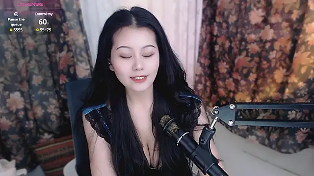 cat-lady-6688 online show from 22, 2, 2025