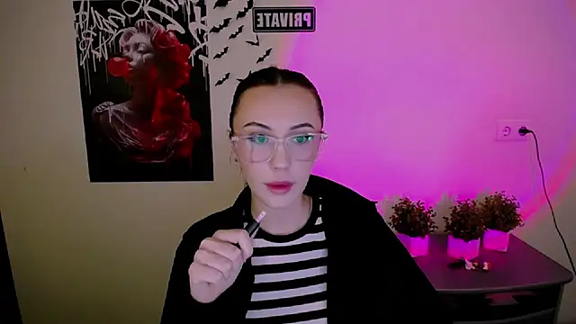 Snapshot of Nikonara_Love chatting on 12, 3, 2025 Nikonara Love online show from 12, 3, 2025