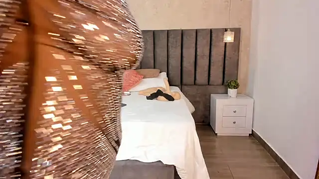 Mara Torres1 online show from 9, 2, 2025