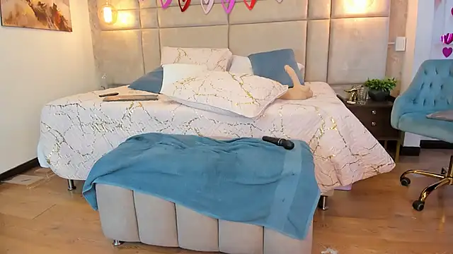 Mara Torres1 online show from 13, 2, 2025