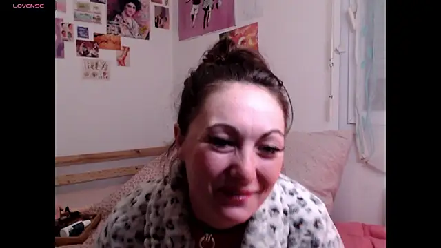 Snapshot of AdorahB3ll3 chatting on 14, 10, 2025 AdorahB3ll3 online show from 14, 10, 2025