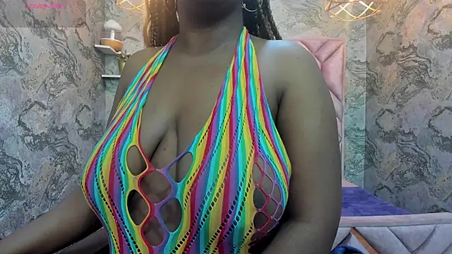 Snapshot of nefertiti_ebony chatting on 1, 10, 2025 nefertiti ebony online show from 1, 10, 2025