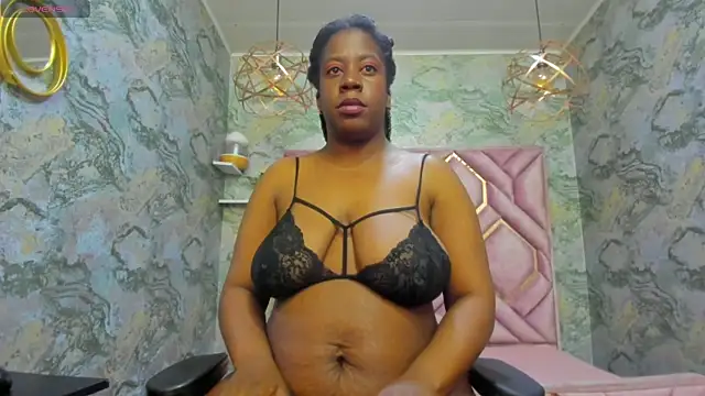 Snapshot of nefertiti_ebony chatting on 14, 11, 2025 nefertiti ebony online show from 14, 11, 2025