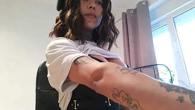 serena  vedette online show from 28, 4, 2026