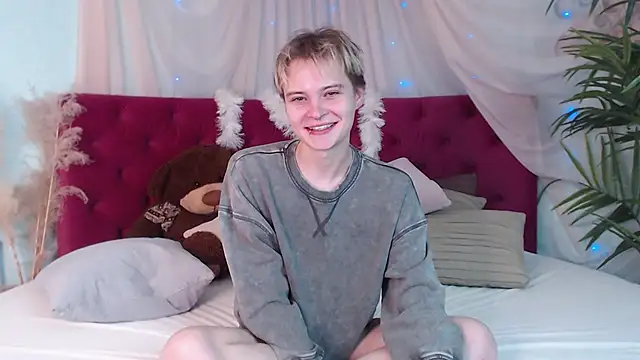 Snapshot of DemianEnglen chatting on 8, 10, 2025 DemianEnglen online show from 8, 10, 2025