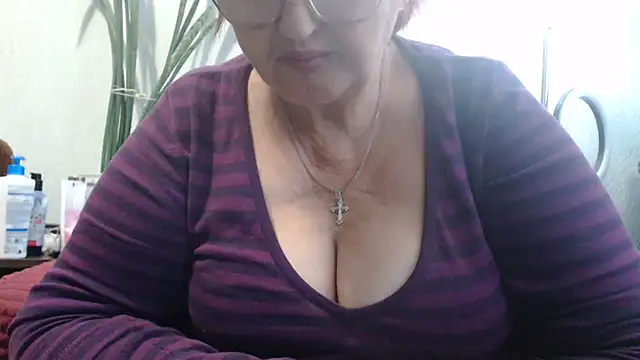 Snapshot of DeniseeRosea chatting on 1, 10, 2025 DeniseeRosea online show from 1, 10, 2025
