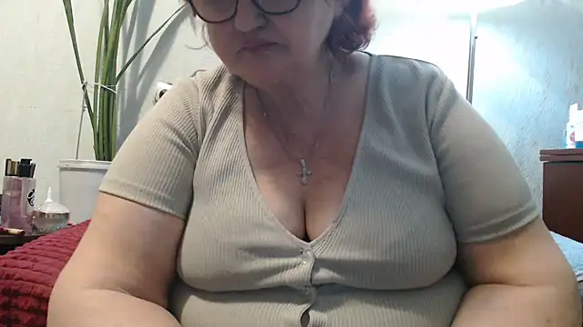 Snapshot of DeniseeRosea chatting on 21, 4, 2026 DeniseeRosea online show from 21, 4, 2026