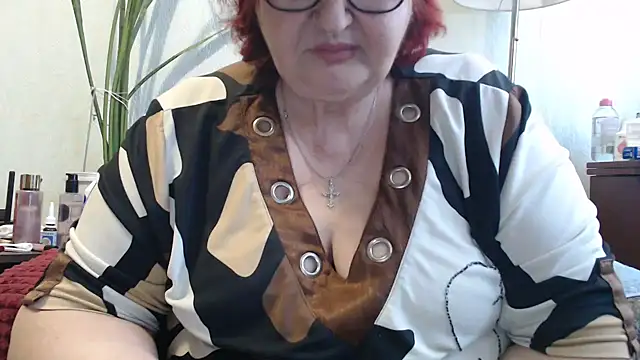 Snapshot of DeniseeRosea chatting on 9, 5, 2026 DeniseeRosea online show from 9, 5, 2026