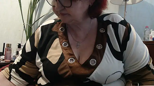Snapshot of DeniseeRosea chatting on 11, 5, 2026 DeniseeRosea online show from 11, 5, 2026