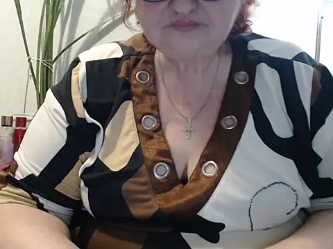 Snapshot of DeniseeRosea chatting on 17, 5, 2026 DeniseeRosea online show from 17, 5, 2026