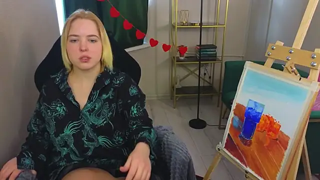 Manic pixie  online show from 16, 2, 2025