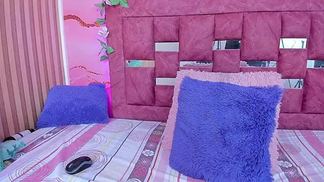 Snapshot of scarlett__evans_ chatting on 11, 11, 2025 scarlett evans online show from 11, 11, 2025