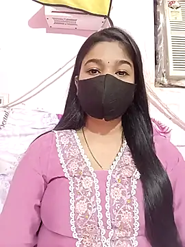 Snapshot of Simran-001 chatting on 3, 10, 2025 Simran-001 online show from 3, 10, 2025