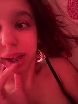 Snapshot of SandraTucker chatting on 20, 2, 2026 SandraTucker online show from 20, 2, 2026