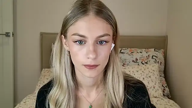 Snapshot of GabriellaOlsen chatting on 19, 9, 2025 GabriellaOlsen online show from 19, 9, 2025