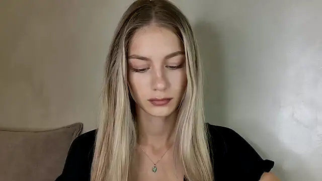 Snapshot of GabriellaOlsen chatting on 28, 9, 2025 GabriellaOlsen online show from 28, 9, 2025